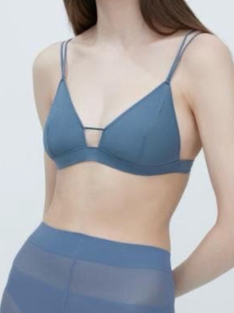 Mame Kurogouchi Uniqlo Wireless Triangle Bra in Dusty Blue S Bust 33-35” NWT